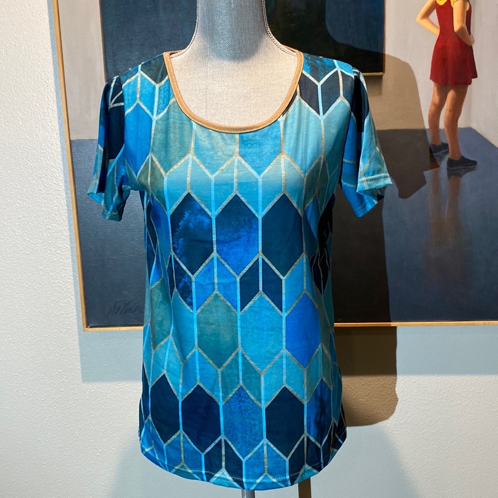 Beautiful poly and cotton top with rounded neck